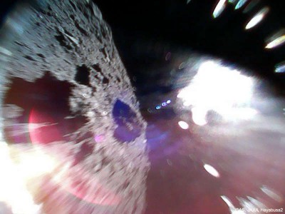 КА соберет грунт с поверхности астероида 25 Сентябрь 2018 20:37