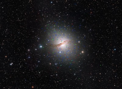 Телескоп VLT открыл «тёмное» скопление 15 Май 2015 20:11