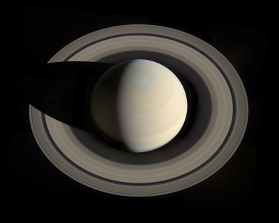 Над полюсом Сатурна. 23 Октябрь 2013 08:21