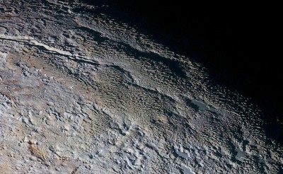 "Змеиная кожа" на Плутоне 25 Сентябрь 2015 20:33